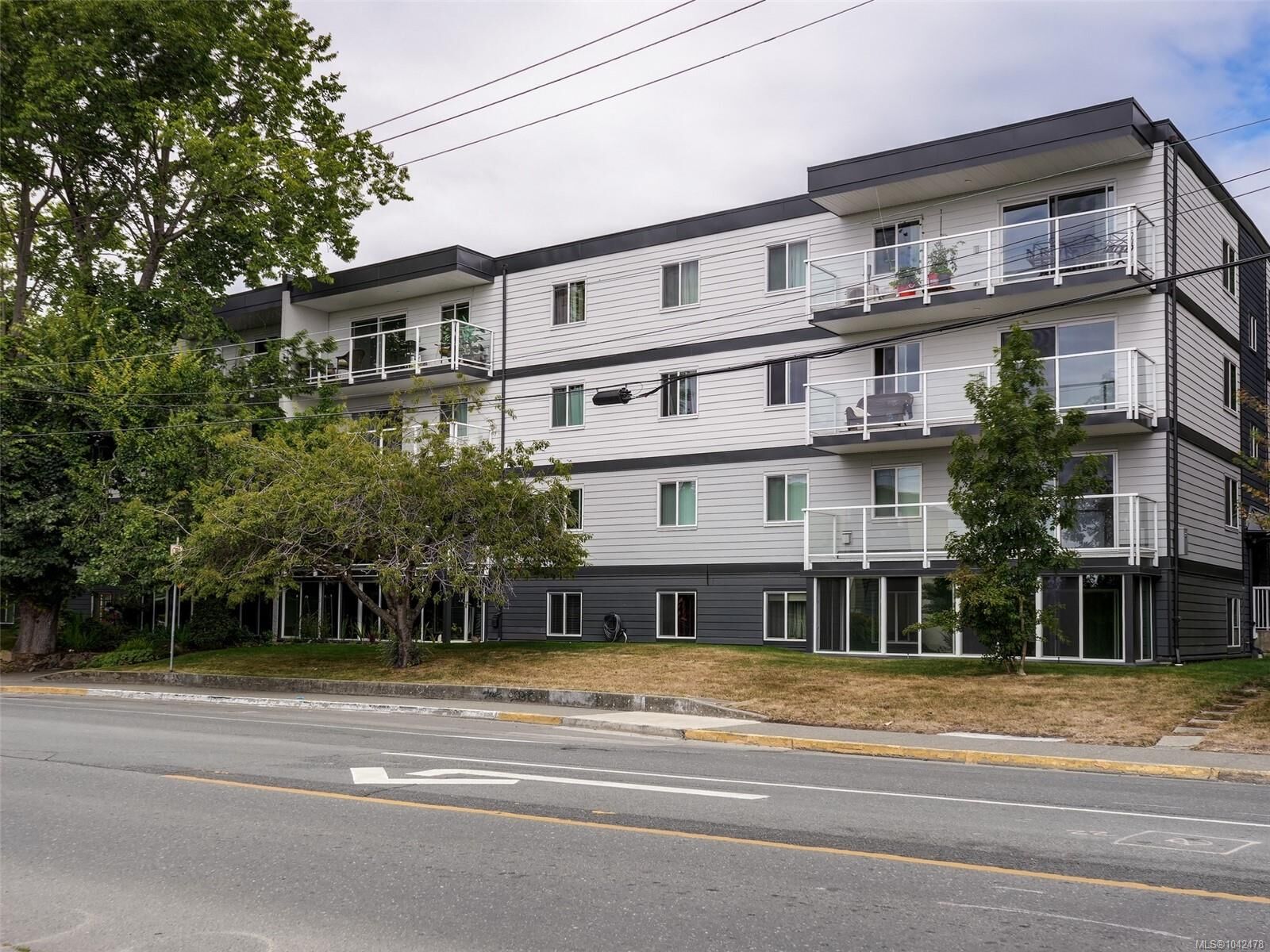 Property Photo:  1124 Esquimalt Rd #306  BC V9A 5N4 