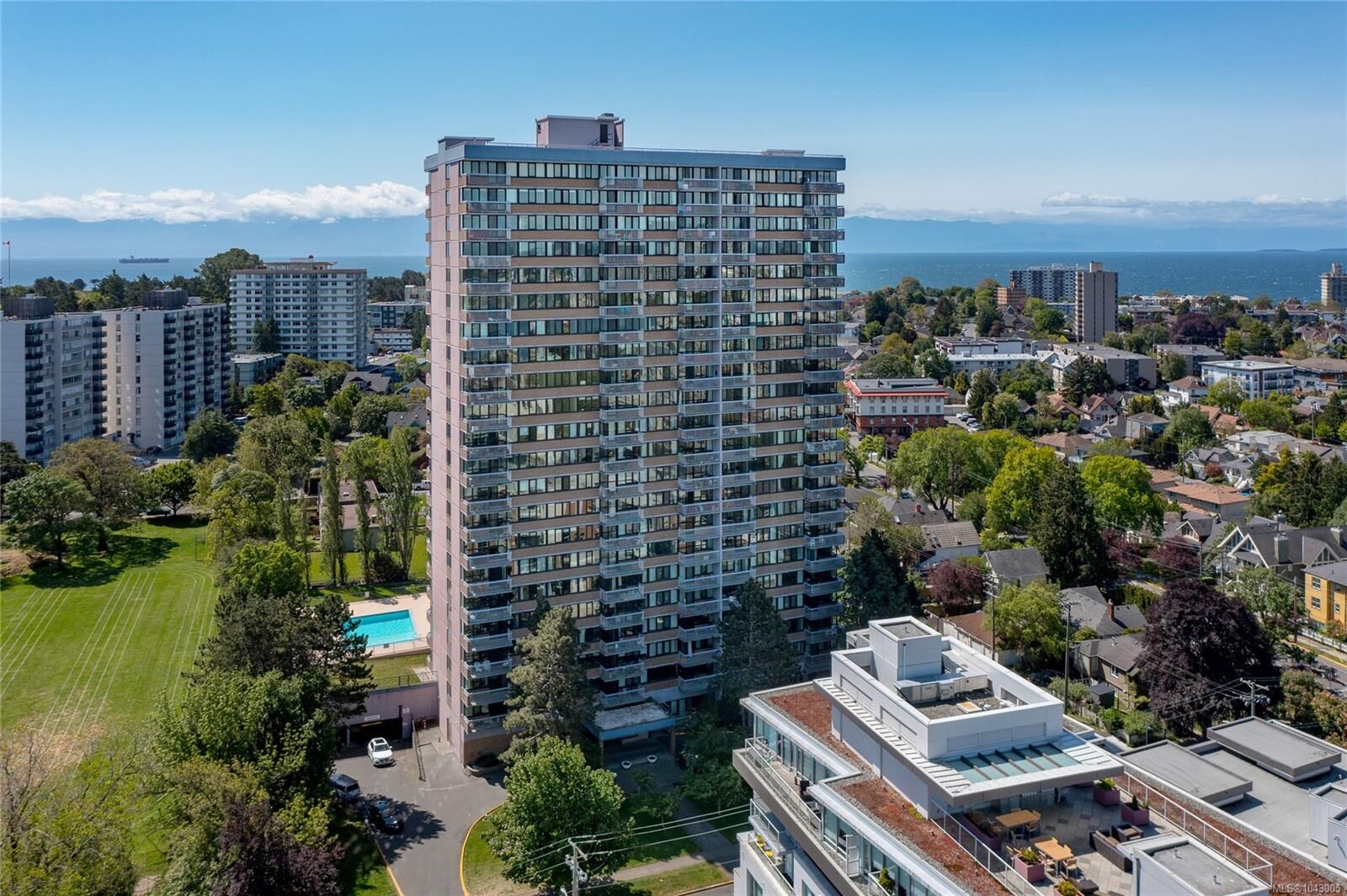 Property Photo: 647 Michigan St #510 BC V8V 1S9