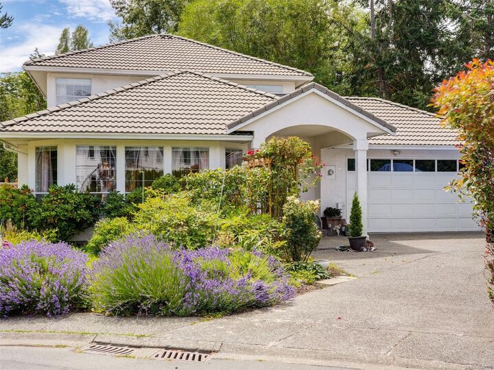 1395 Epsom Close — photo 1