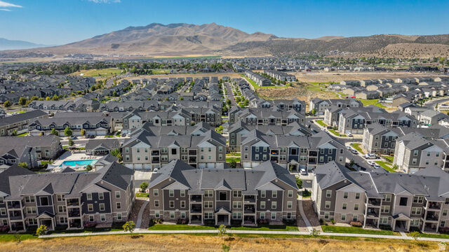 Property Photo: 1794 W Eaglewood Dr N 201 UT 84045