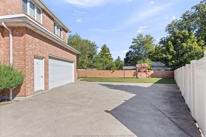 Property Photo: 21 Laurentia Drive ON N0P 2L0