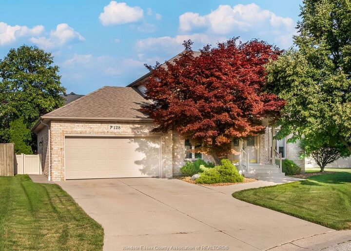 Property Photo: 128 Pheasant Run Drive ON N8L 0Z7