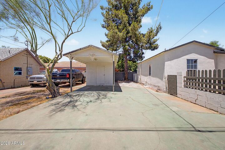 Property Photo:  1010 E Chipman Road  AZ 85040 