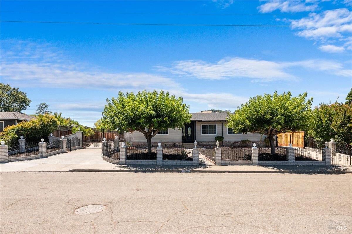 Property Photo:  34 Devonshire Drive  CA 94947 