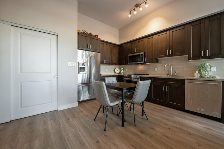 Photo de la propriété:  11967 80 Avenue 506  BC V4C 0E2 