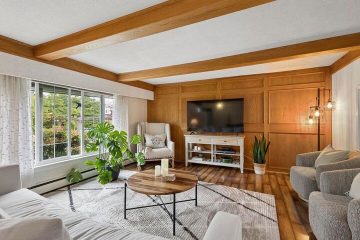 Property Photo:  960 Cliff Avenue  BC V5A 2J5 