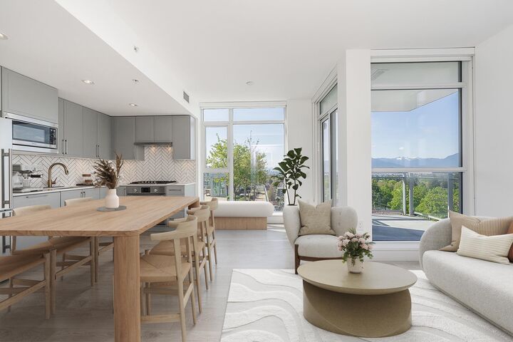 Property Photo:  2435 Kingsway 807  BC V5R 5G8 
