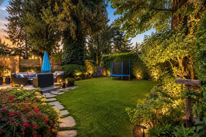 Property Photo: 6431 Rosebery Avenue BC V7W 2C5