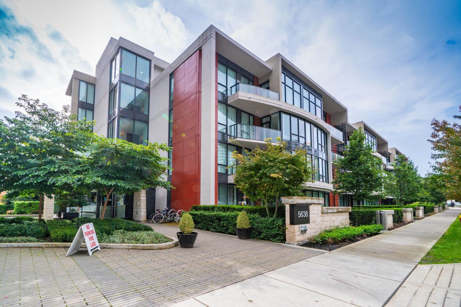 Property Photo:  5638 Birney Avenue 300  BC V6S 0H8 