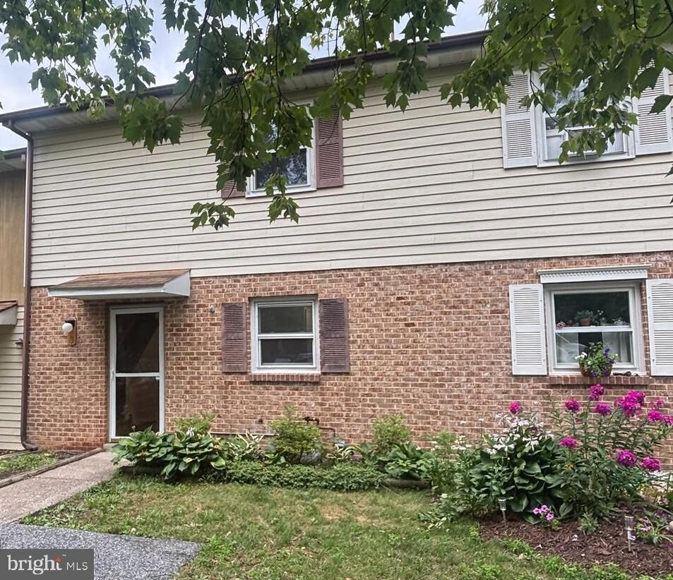 Property Photo: 3 Dartmouth Court PA 17055