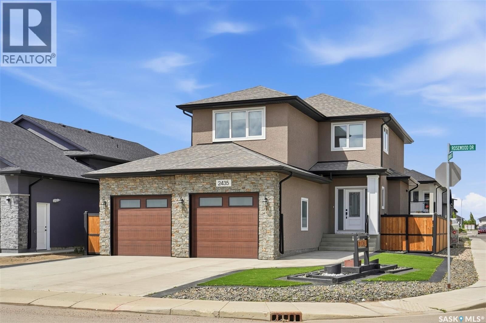 Property Photo: 2435 Rosewood Drive SK S7V 0Z3