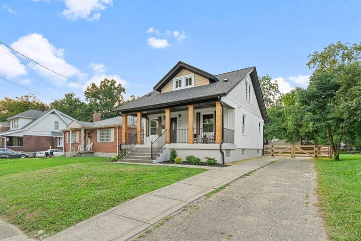 Property Photo: 4224 North Avenue OH 45236