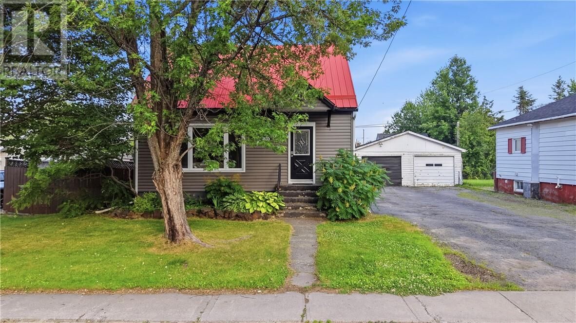 Property Photo:  253 Eighth Avenue  ON P0M 2M0 