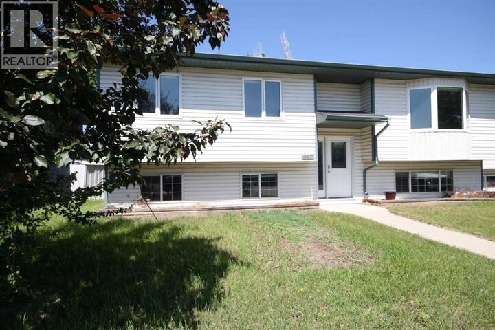 Property Photo: 209 Strathaven Bay AB T1P 1N4