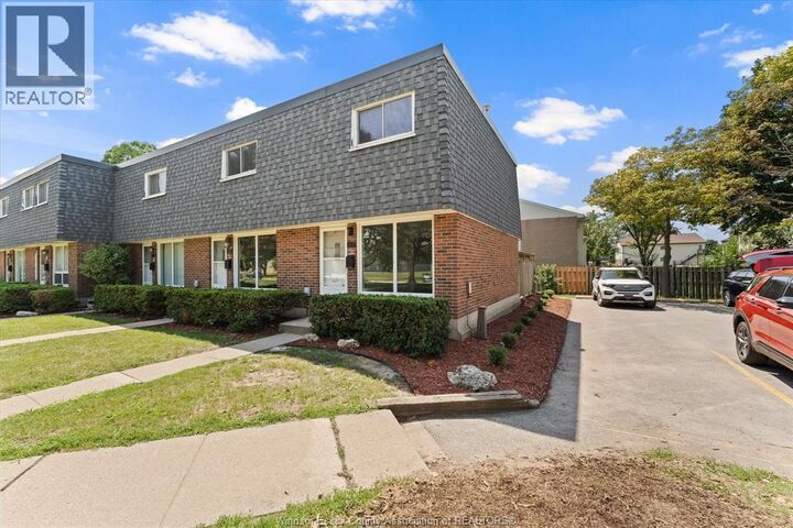Property Photo: 272 Victoria Street 40 ON N9V 2K5