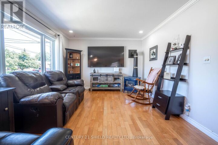 Property Photo: 450 Patrick Street ON K6K 1G5