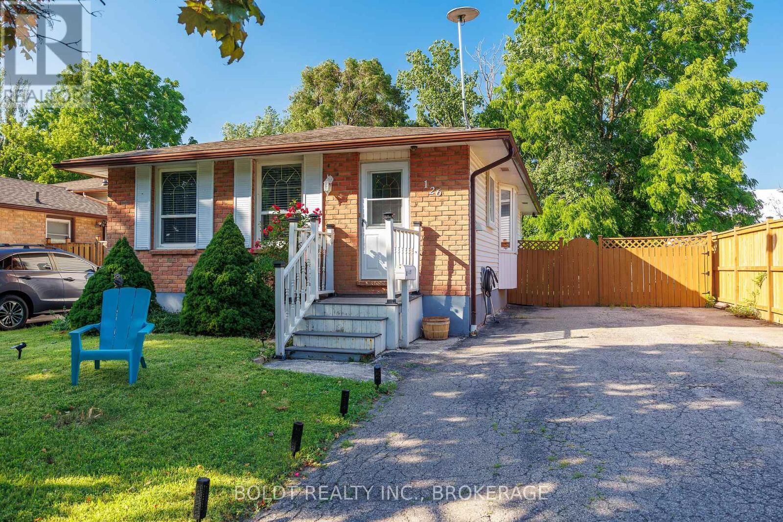 Property Photo:  126 Elma Street  ON L2N 6A2 