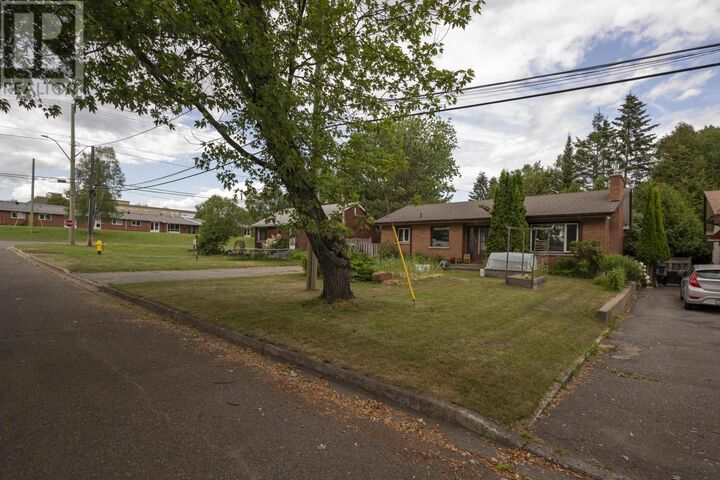 Property Photo: 238 Nelson St ON P7A 2L7
