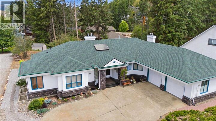 Property Photo: 15 Farchant Way BC V1T 6M1