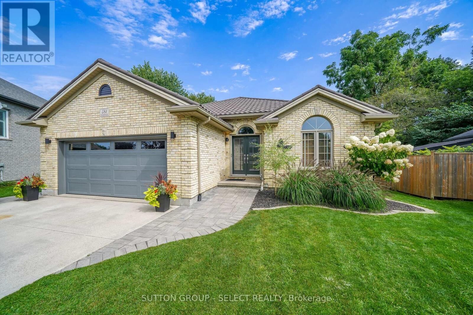 Property Photo: 581 Inverness Avenue ON N6H 5R3