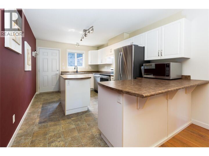 Property Photo:  171 17 Street Southeast 2  BC V1E 1P8 