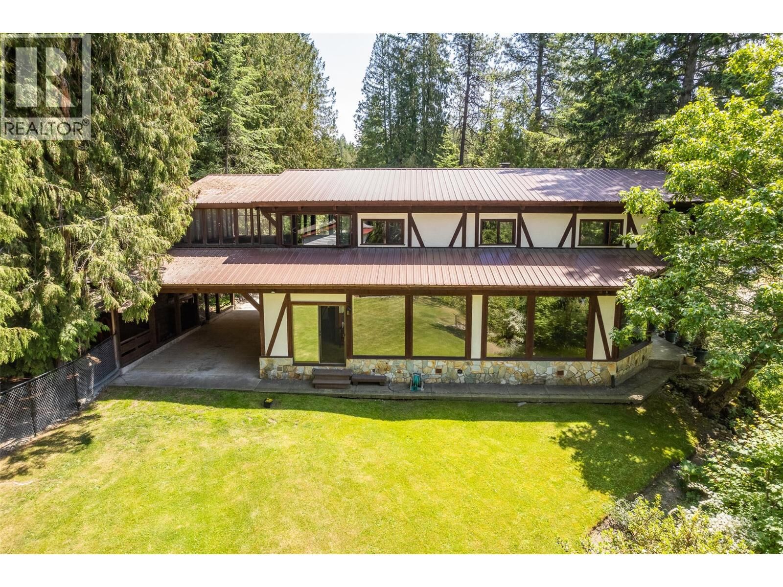 Photo de la propriété:  10208 Twin Bays Road  BC V0B 1A1 