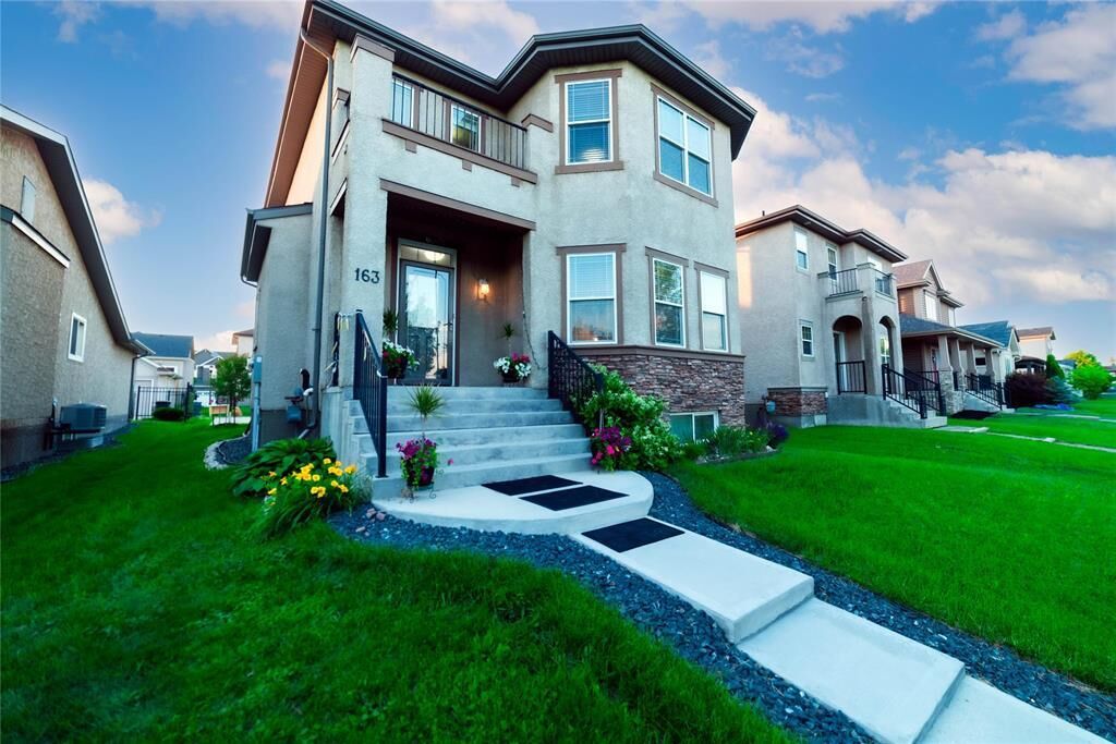 Property Photo: 163 Bridgeland Drive North MB R3Y 0B2