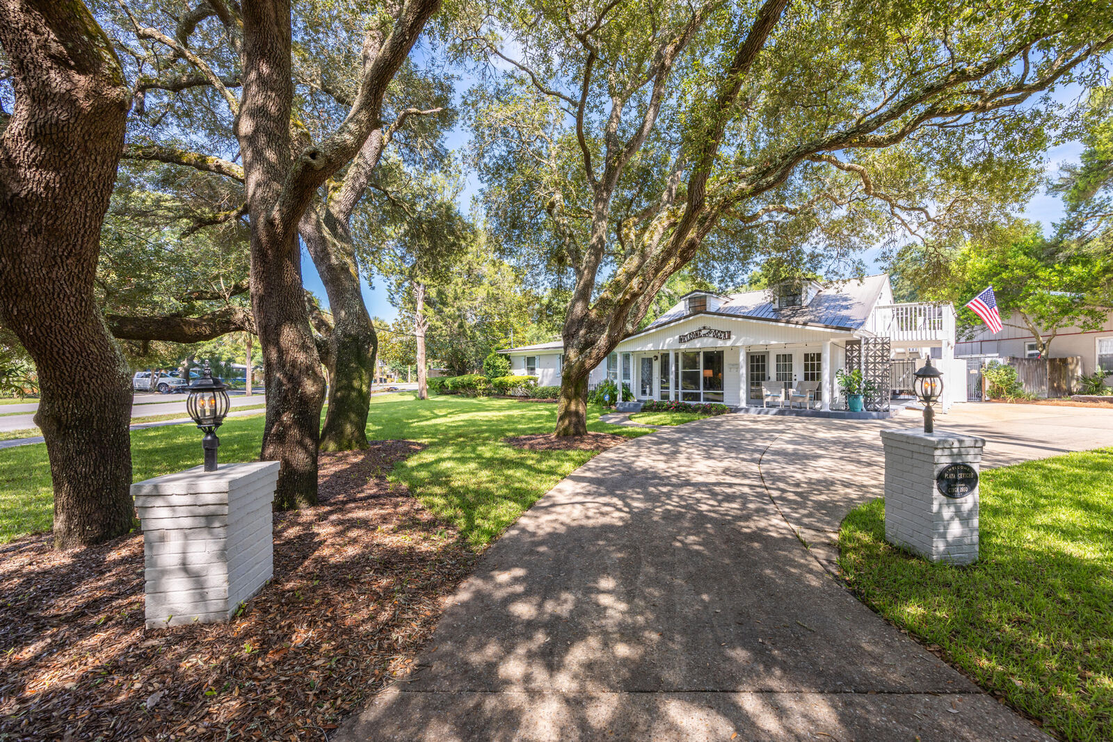 Property Photo: 2 NE Bay Drive FL 32548