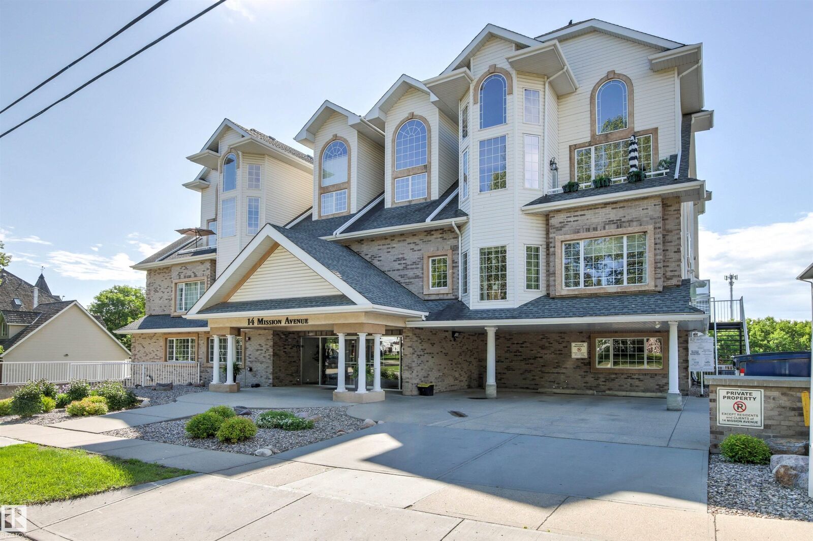 Property Photo: 14 Mission Avenue 201 AB T8N 1H4