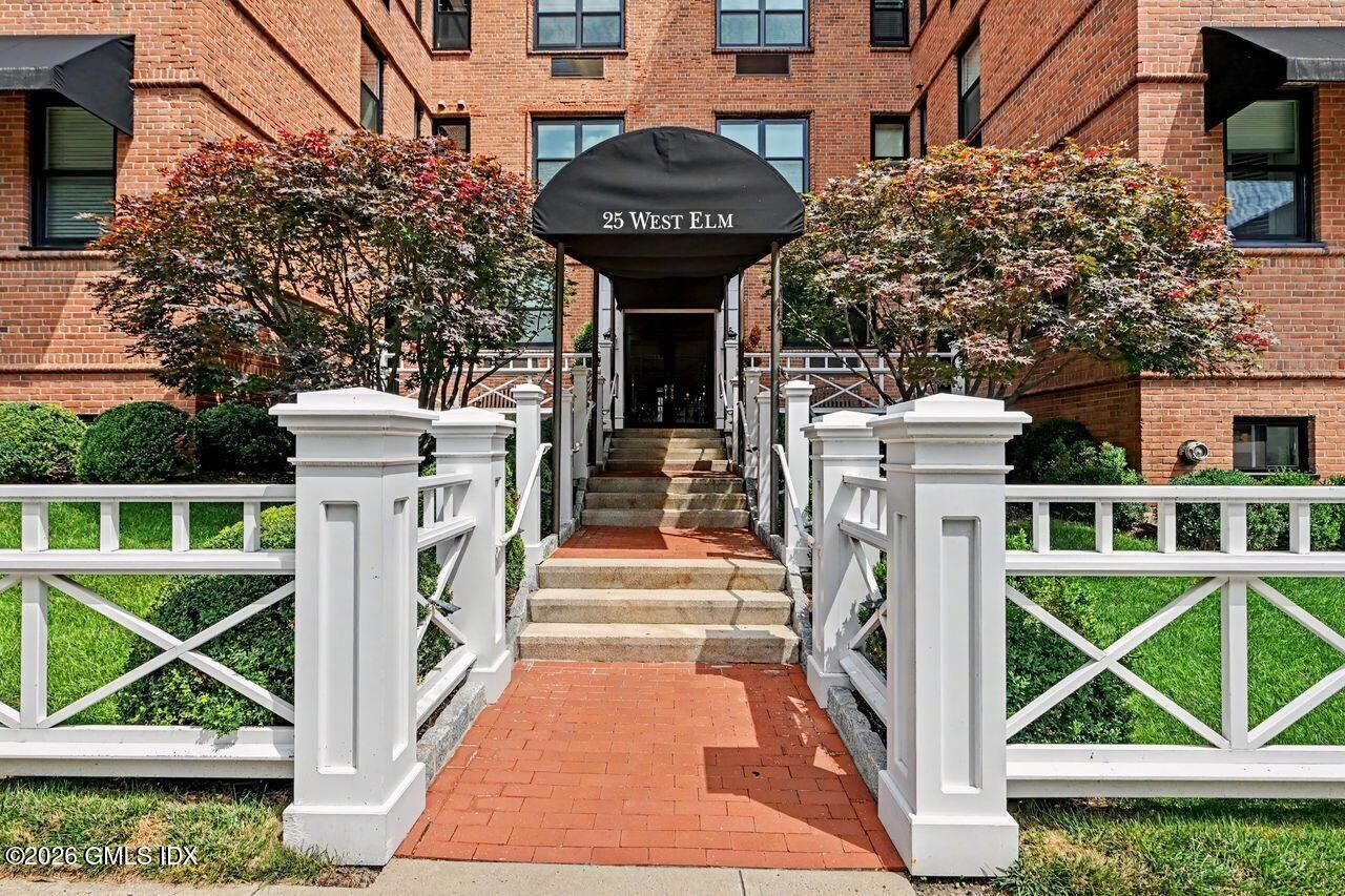 Property Photo: 25 W Elm Street 51 CT 06830
