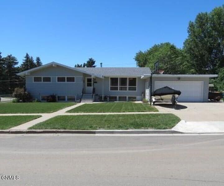 Property Photo: 1204 19th Street ND 58501