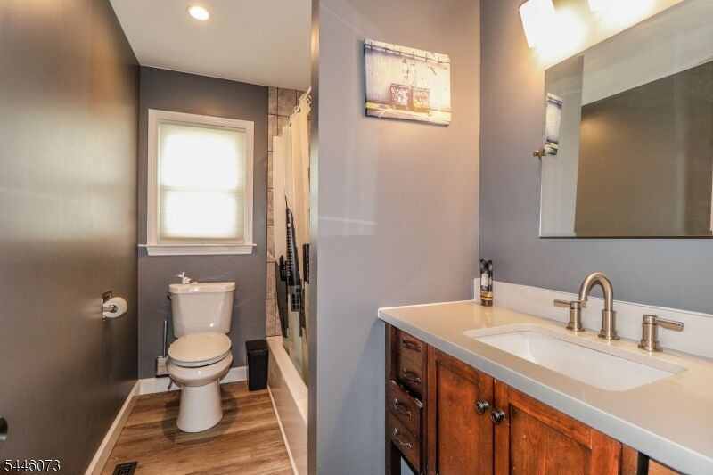 Property Photo:  31 Woodview Ave  NJ 08863 