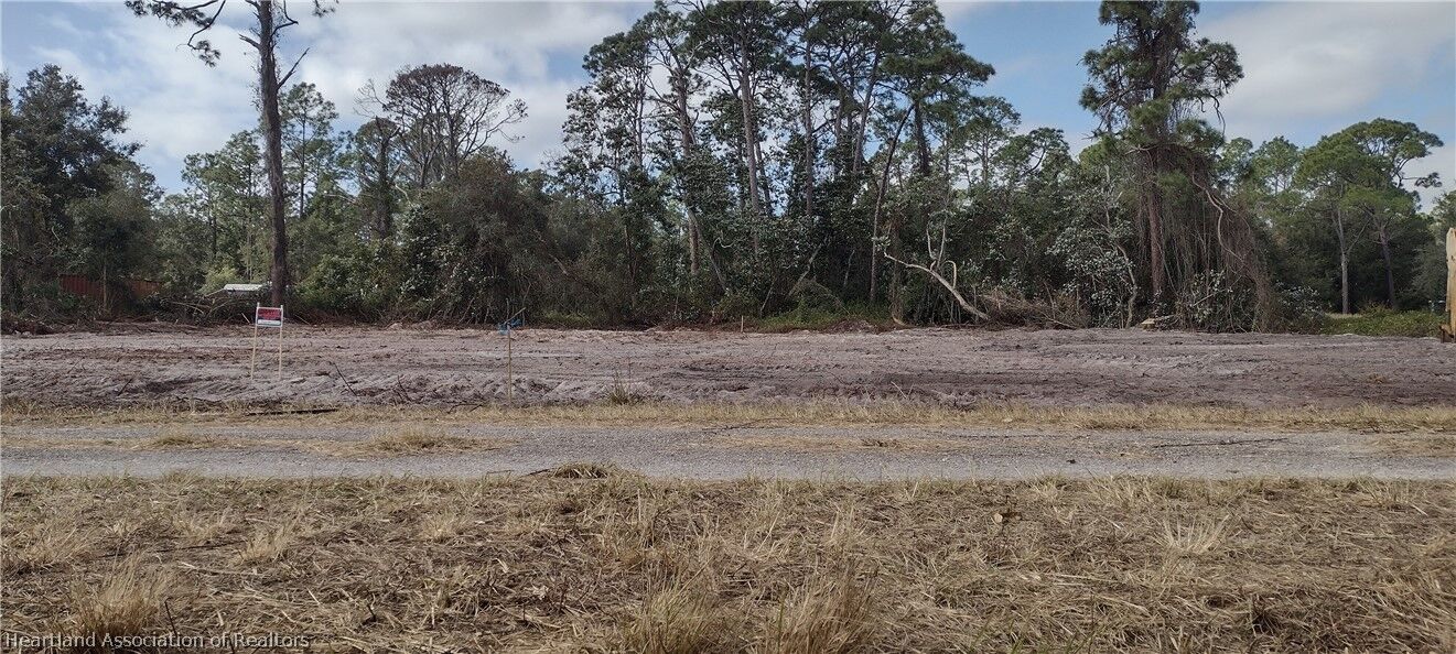 Property Photo: 1038 Redbird Street FL 33852