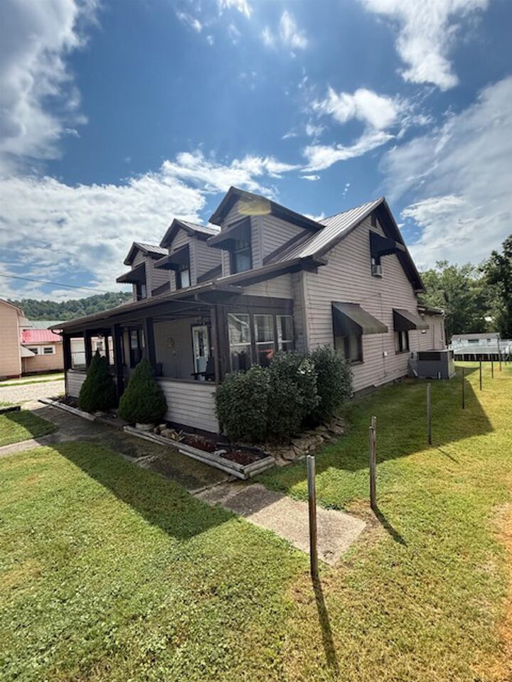 Property Photo:  27589 East Lynn Road  WV 25570 