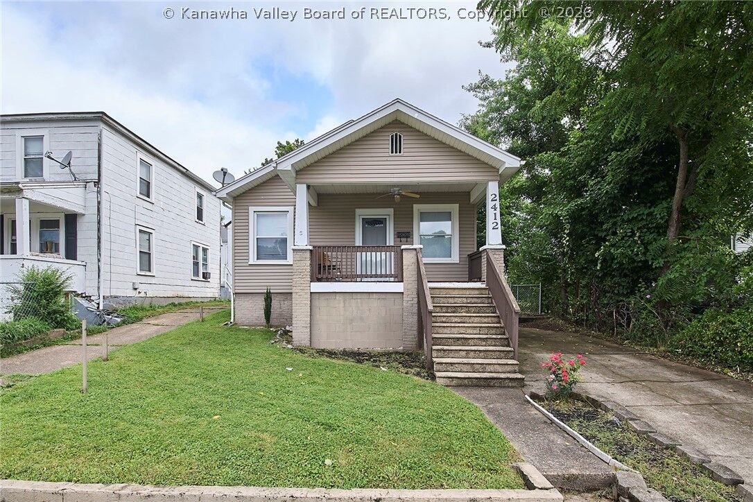 Property Photo:  2412 Monroe Avenue  WV 25177 