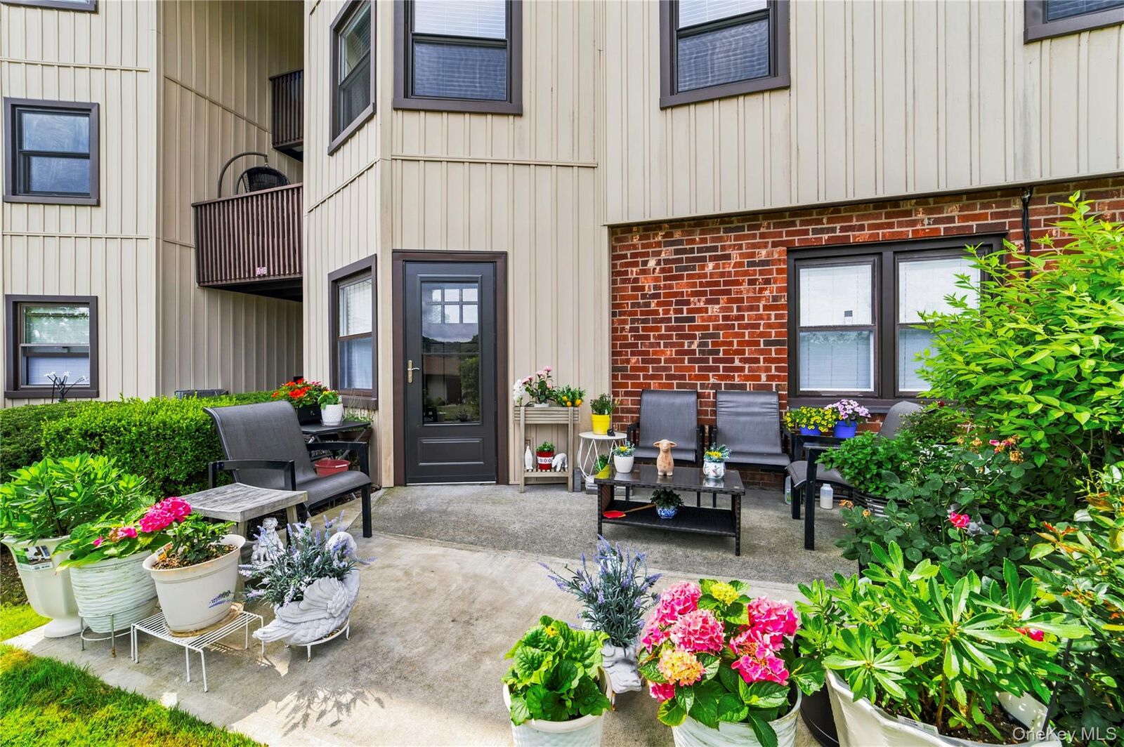 Property Photo:  18 Hastings Court B  NY 10598 