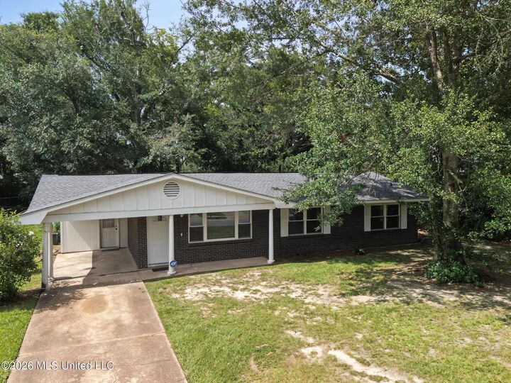Property Photo: 2517 Ridgewood Road MS 39564