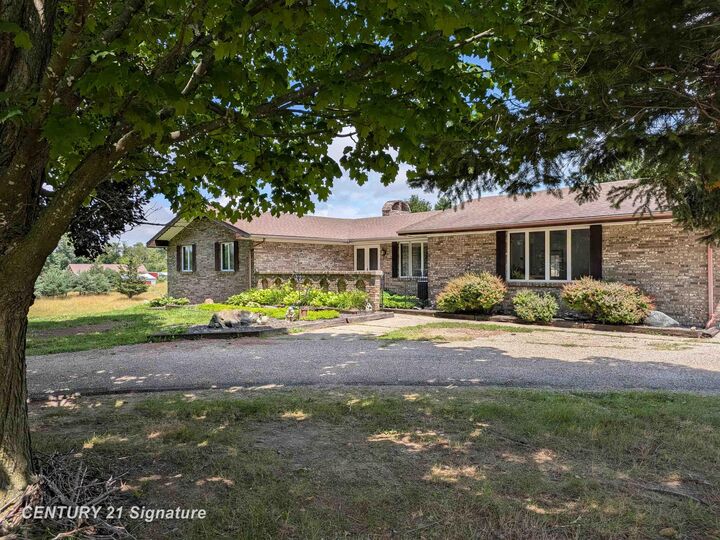Property Photo: 2995 Lyons Road MI 48867