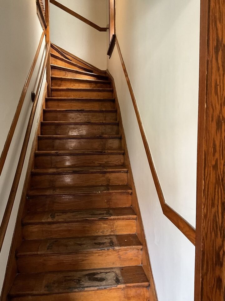 Property Photo: 1223 W Gunnison Street IL 60640