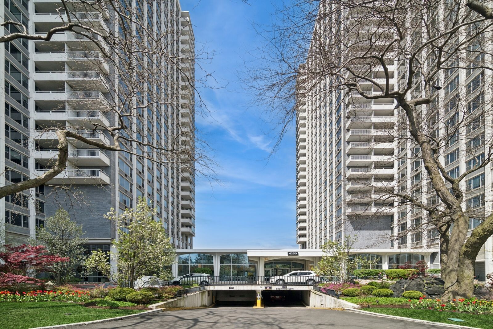 Property Photo: 4250 N Marine Drive 1625 IL 60613