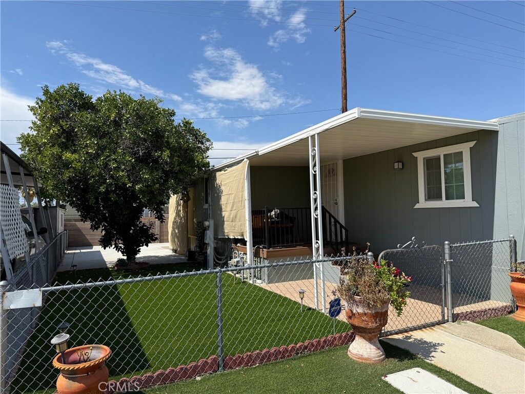 Property Photo:  260 N Lyon 38  CA 92543 