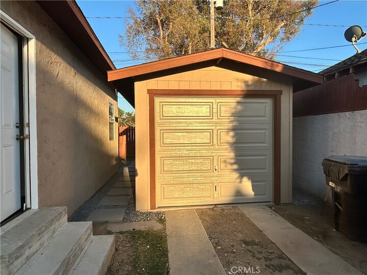 Property Photo:  2412 Gale Avenue  CA 90810 