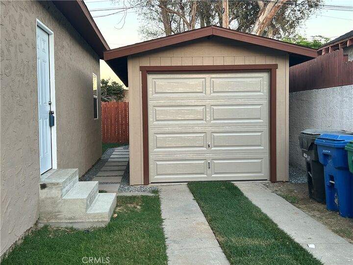 Property Photo: 2412 Gale Avenue CA 90810