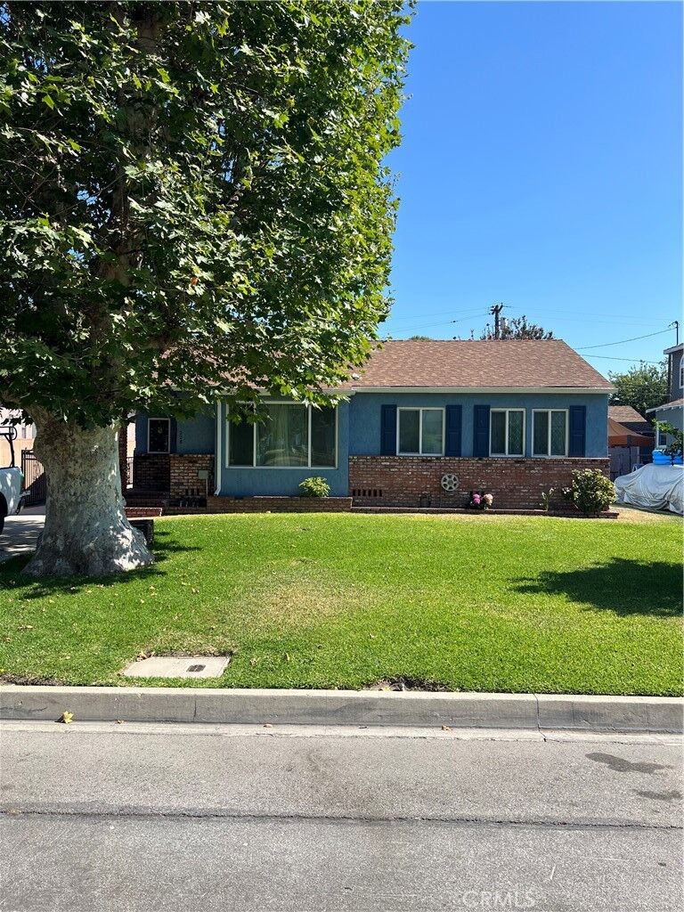 Property Photo: 228 W Atara CA 91016