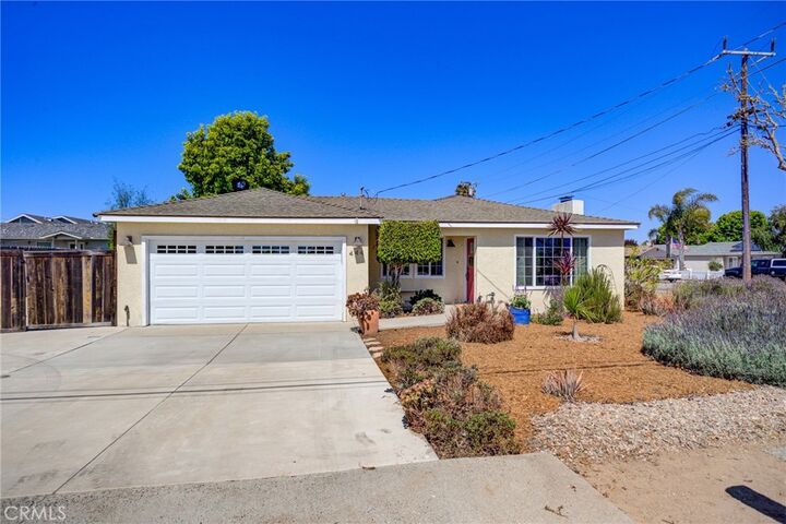 Property Photo:  444 Walnut  CA 93420 
