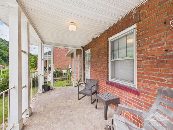 Property Photo: 162 Cherokee Rd. WV 24868