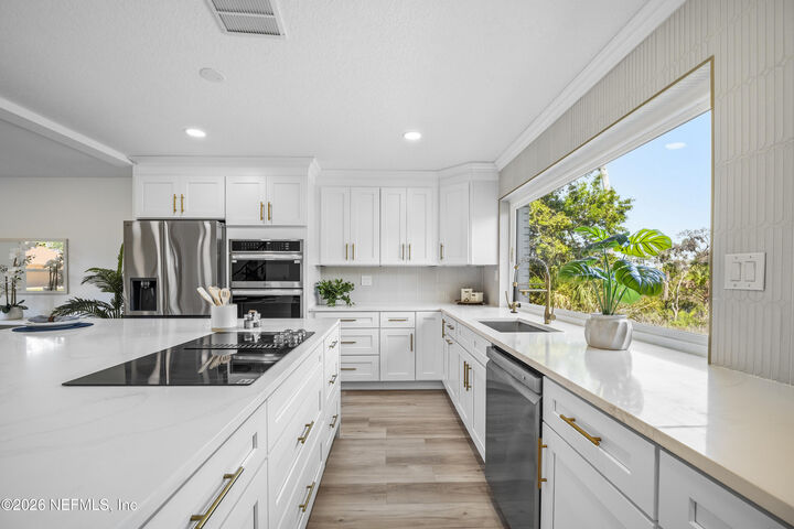 Property Photo: 1811 Twelve Oaks Lane N FL 32266