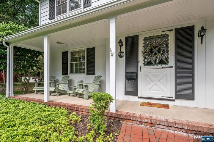 Property Photo:  570 Bennington Terrace  NJ 07450 