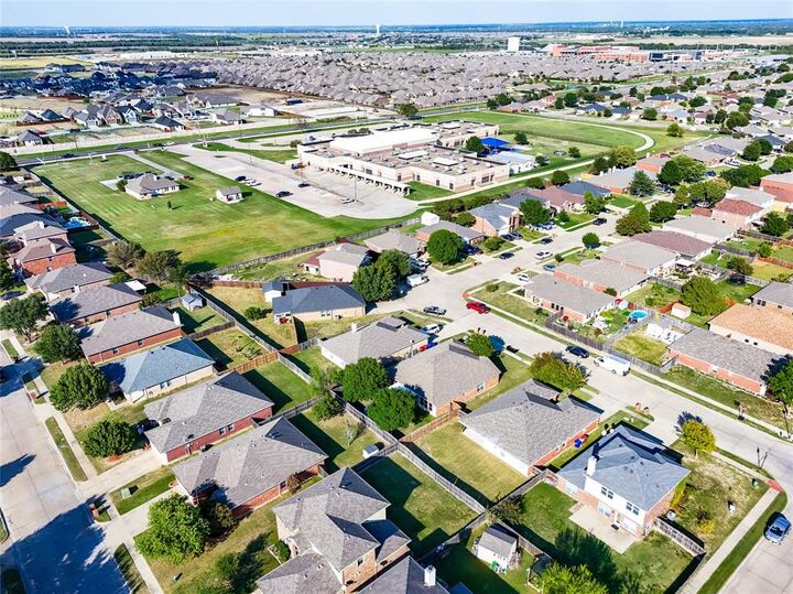 Property Photo:  2712 Mockingbird Street  TX 75189 