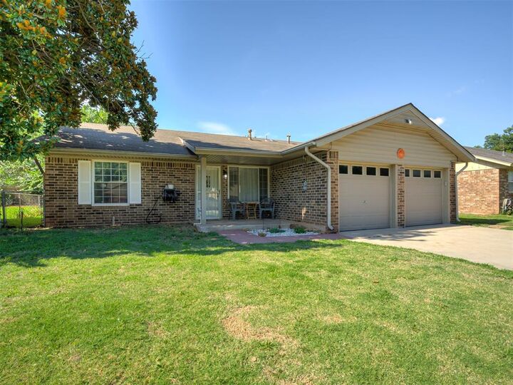 Property Photo: 640 W Perry Drive OK 73064